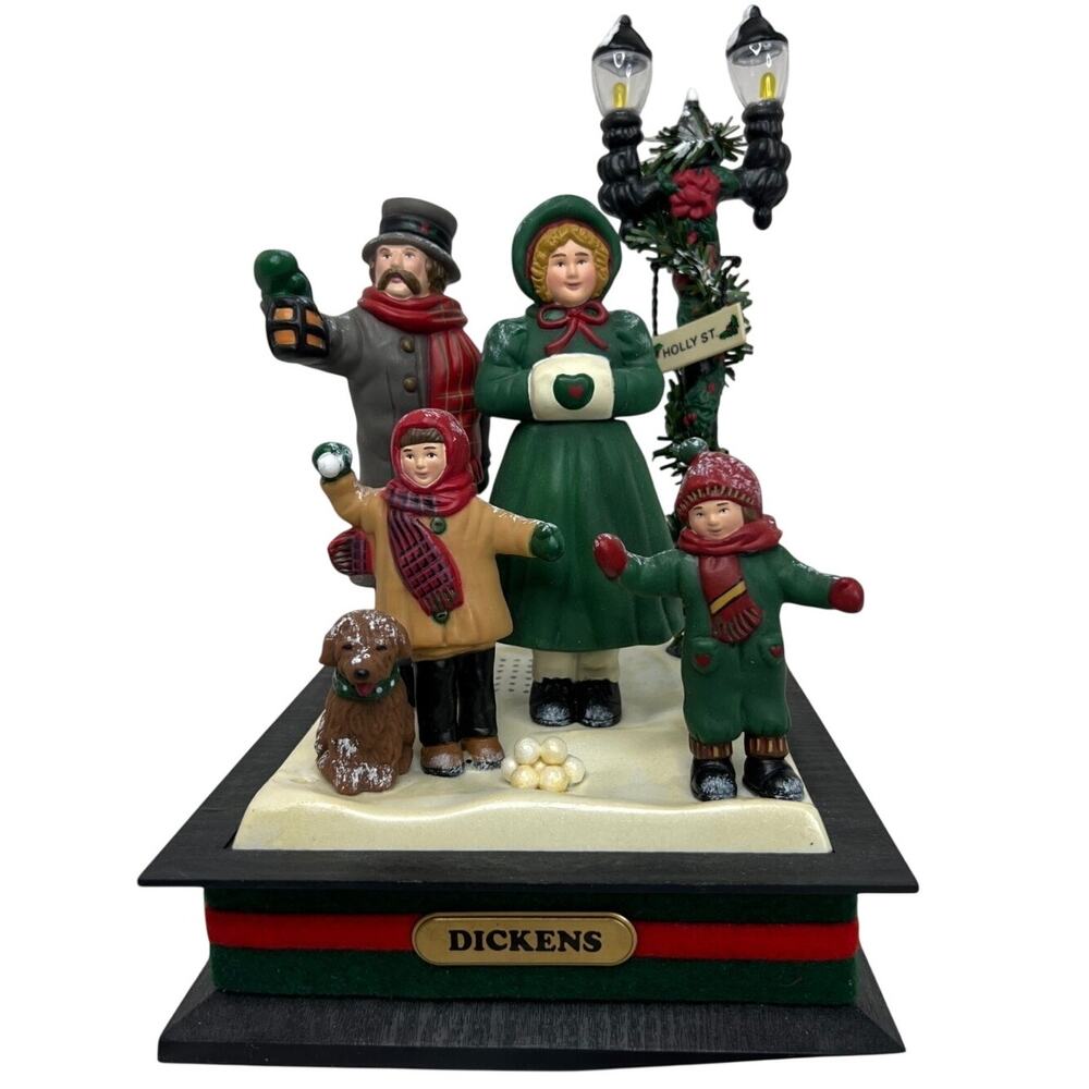 Holiday Creations Christmas Scene Lights & Sounds Plays Carols Multi-Color